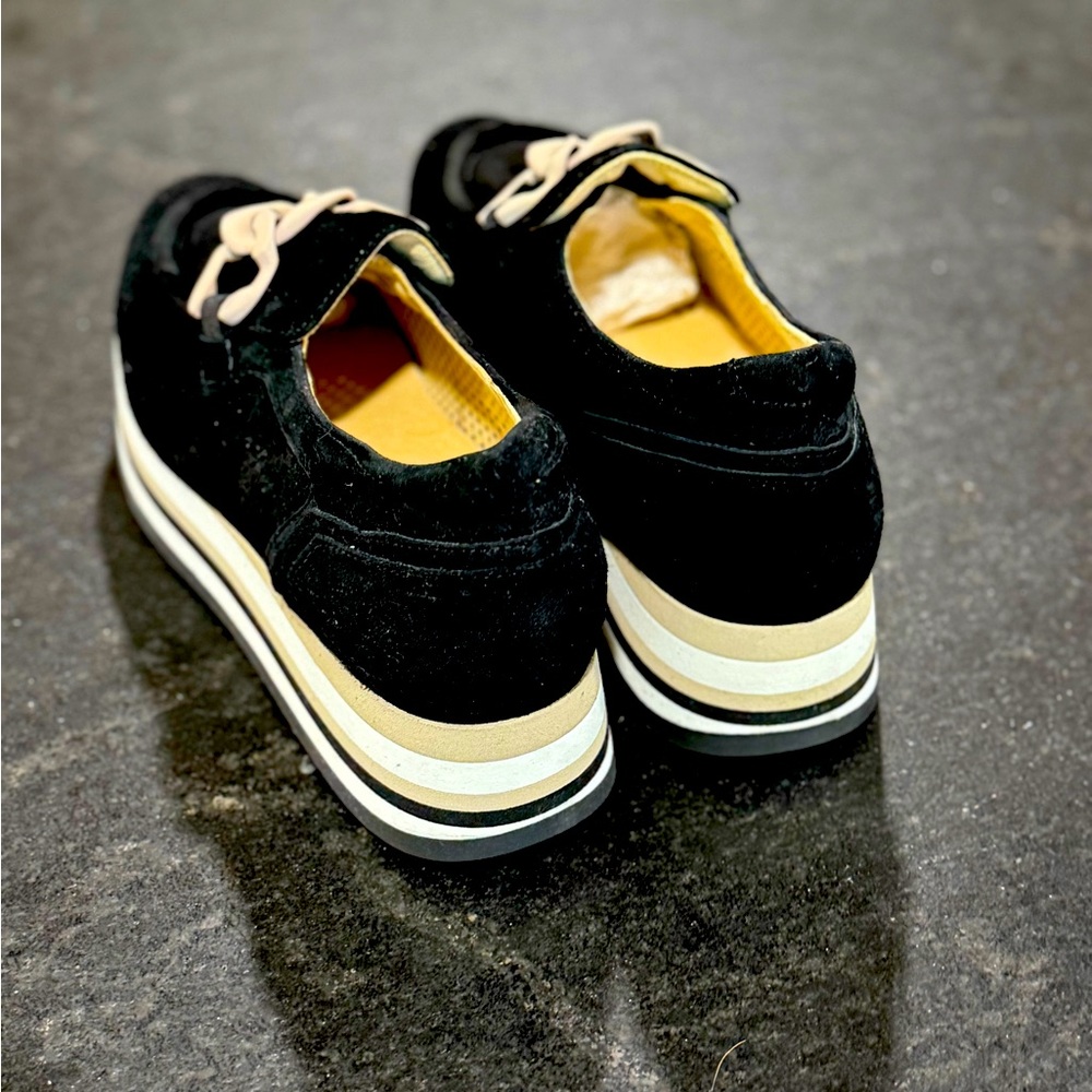 Softwaves Cassie Suede Platform Slip-on Sneakers- Size 39 - Picture 5 of 6